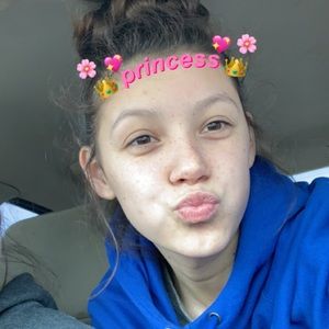 Meet your Posher, Adrianna